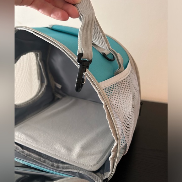 Portable Small Animal Carrier.  Pouch Foldable Pet Backpack - Picture 9 of 10